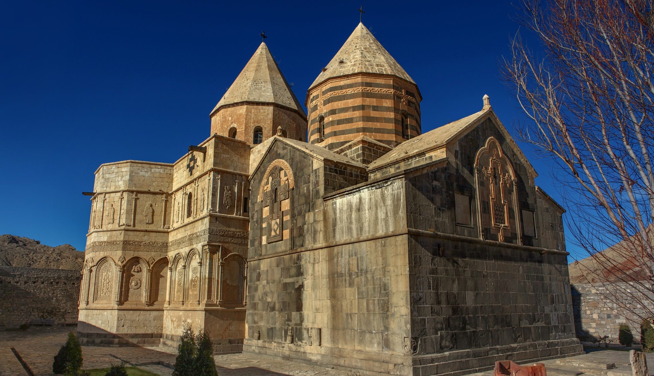 قره کلیسا ، اولین کلیسای جهان در آذربایجان غربی | St. Thaddeus Monastery کلیسا 1 - قره کلیسا ، اولین کلیسای جهان در آذربایجان غربی | St. Thaddeus Monastery