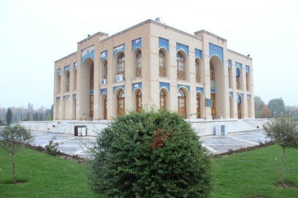 باغ غدیر اصفهان