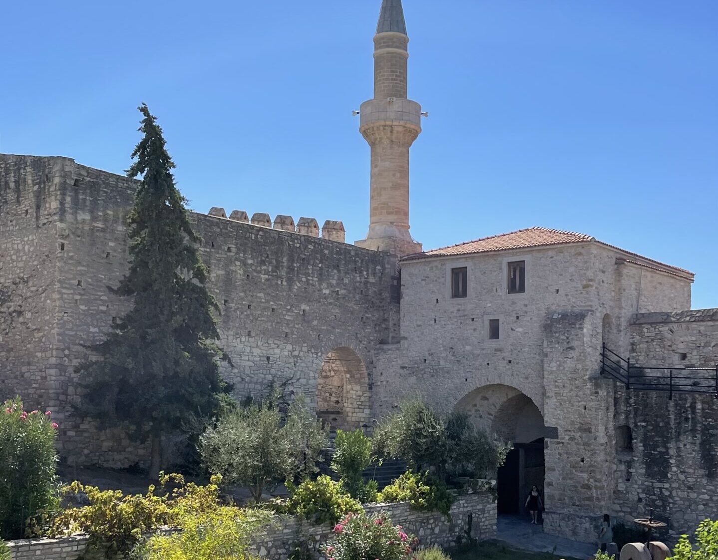 قلعه تاریخی چشمه | عکس از: toptourist