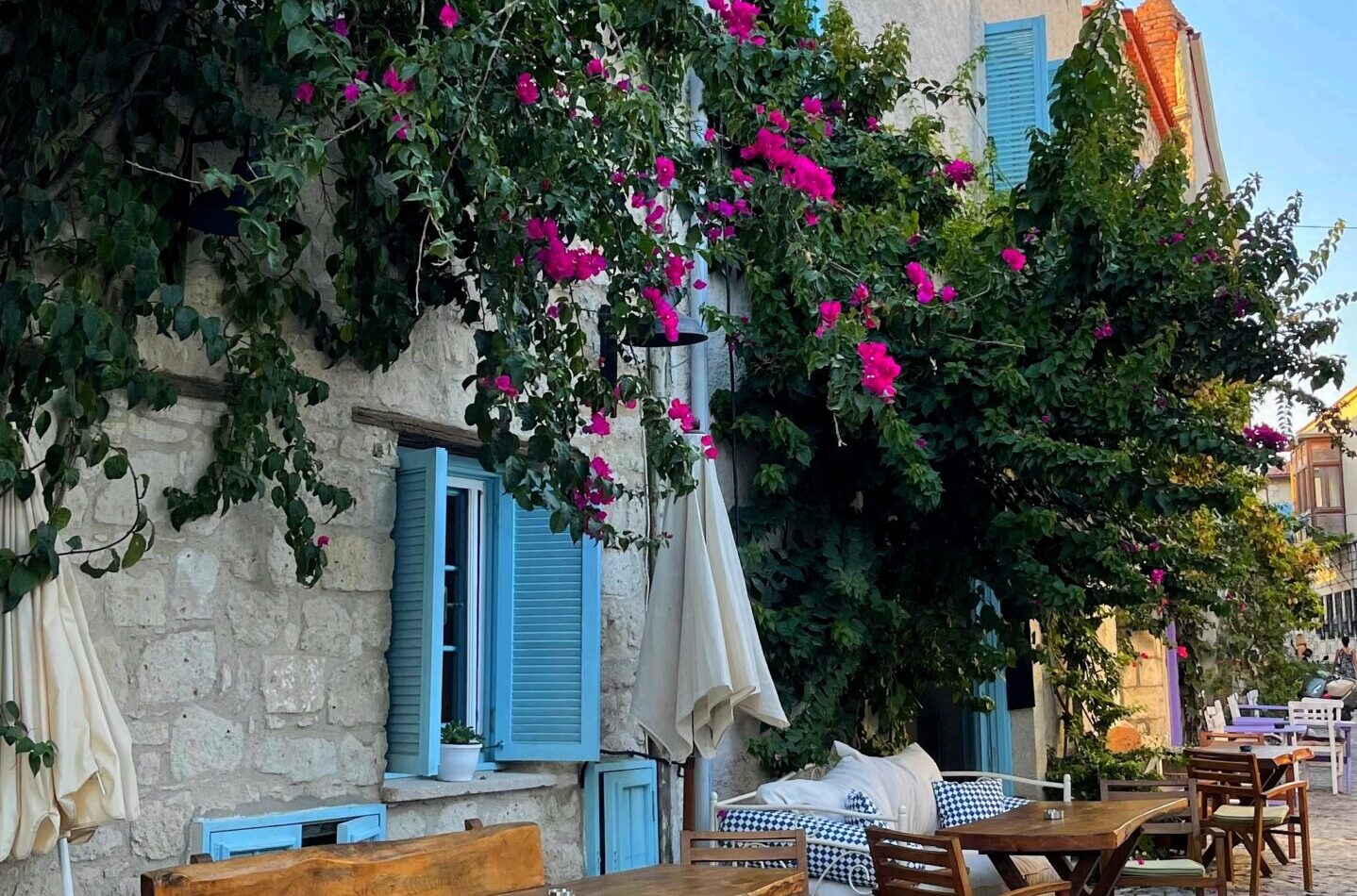 کوچه های آلاچاتی - عکس از: toptourist | سفرنامه آلاچاتی