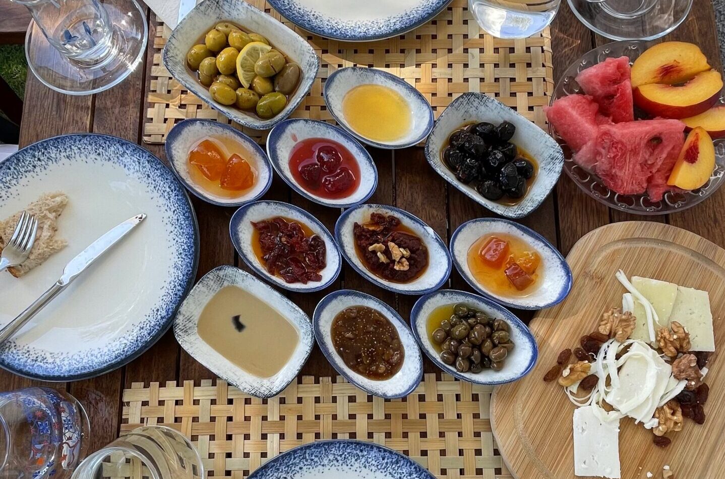 صبحونه هتل ژولیت آلاچاتی - عکس از: toptourist | سفرنامه آلاچاتی