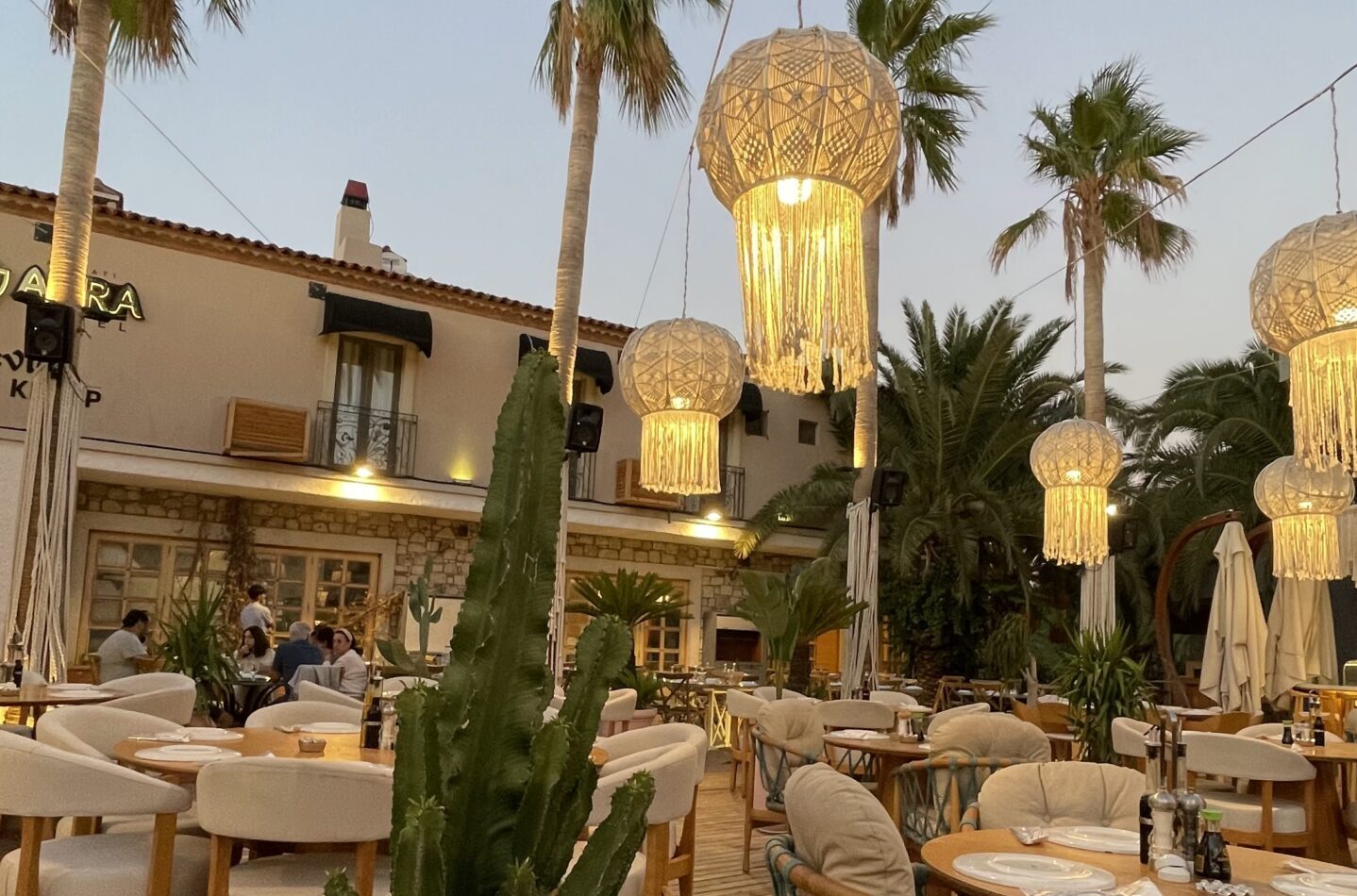 رستوران ایتالیایی DA ENZO IL Ristorante - عکس از: toptourist | سفرنامه آلاچاتی