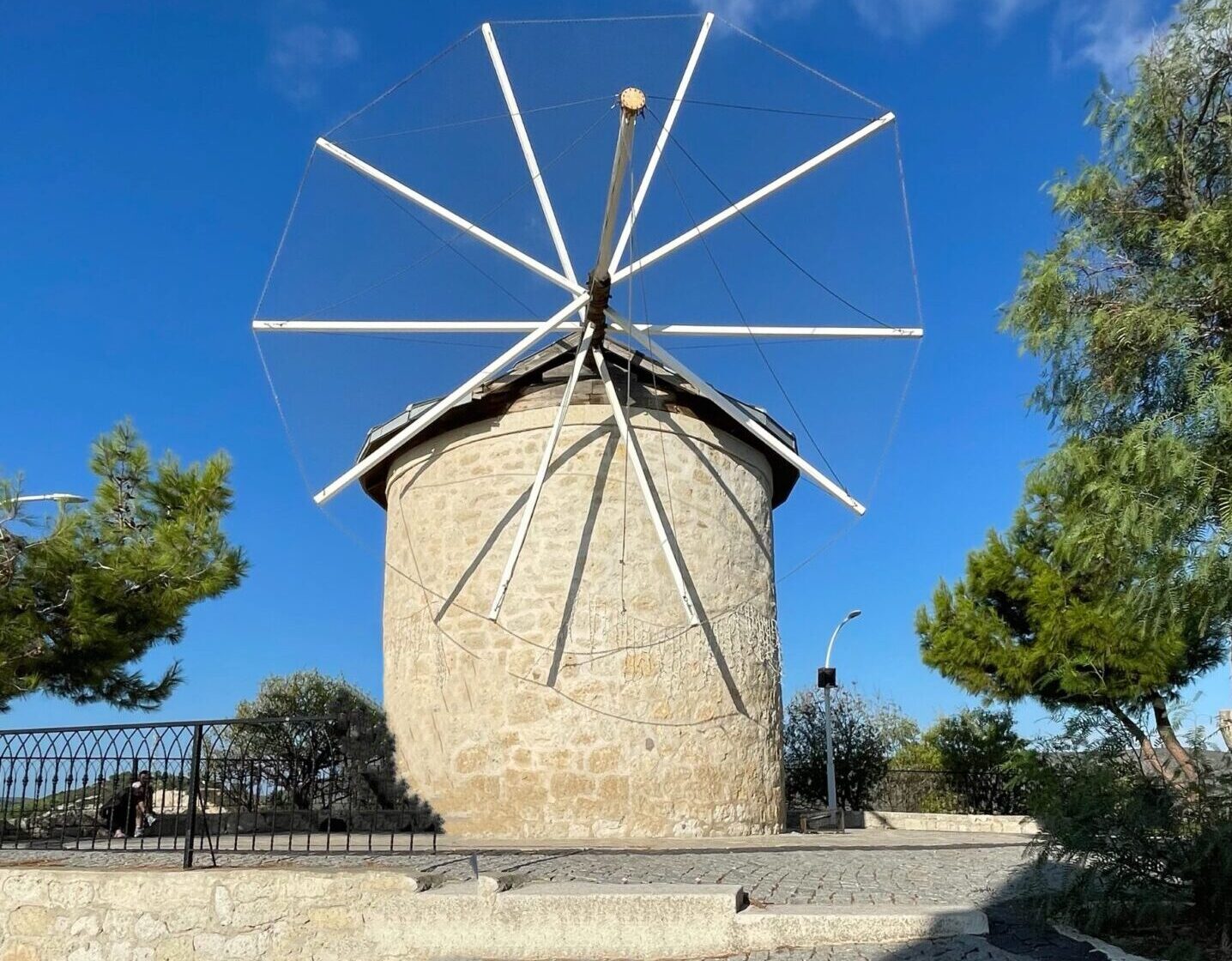 آسیاب های بادی آلاچاتی | عکس از: toptourist